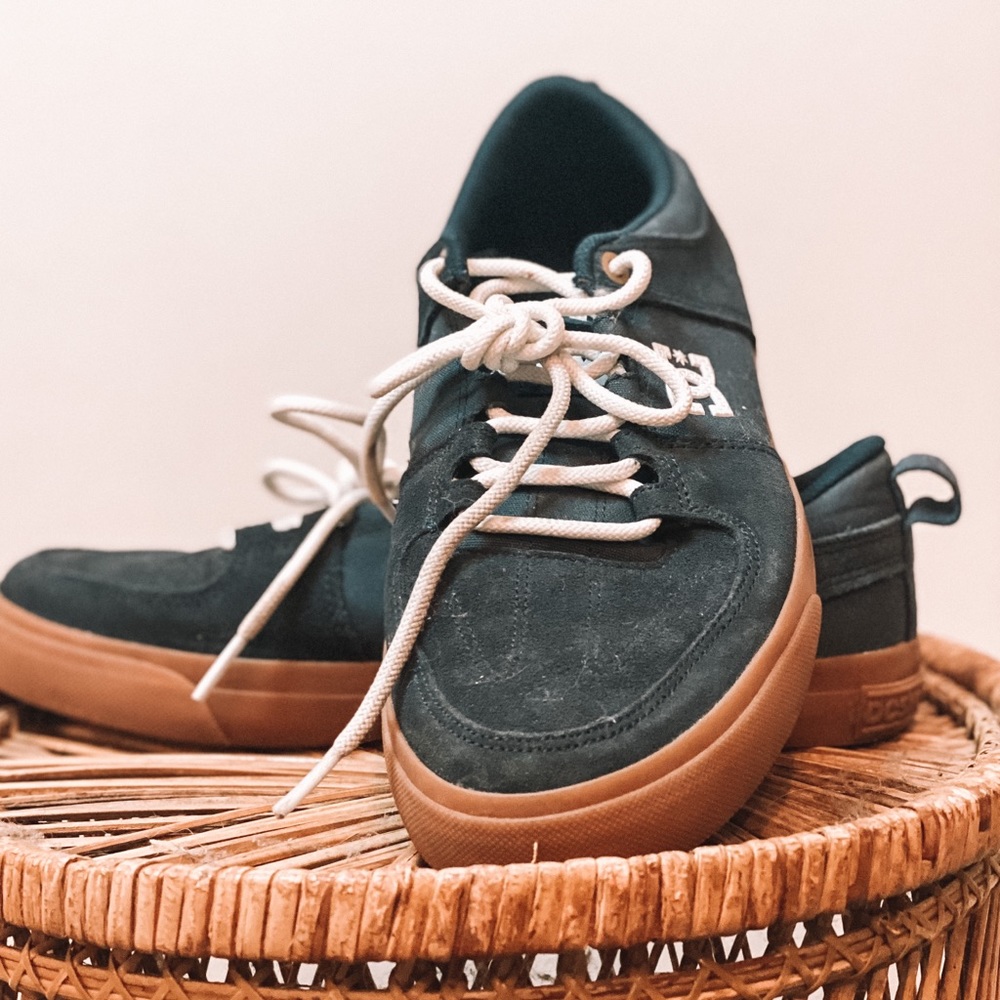 Dc sneakers